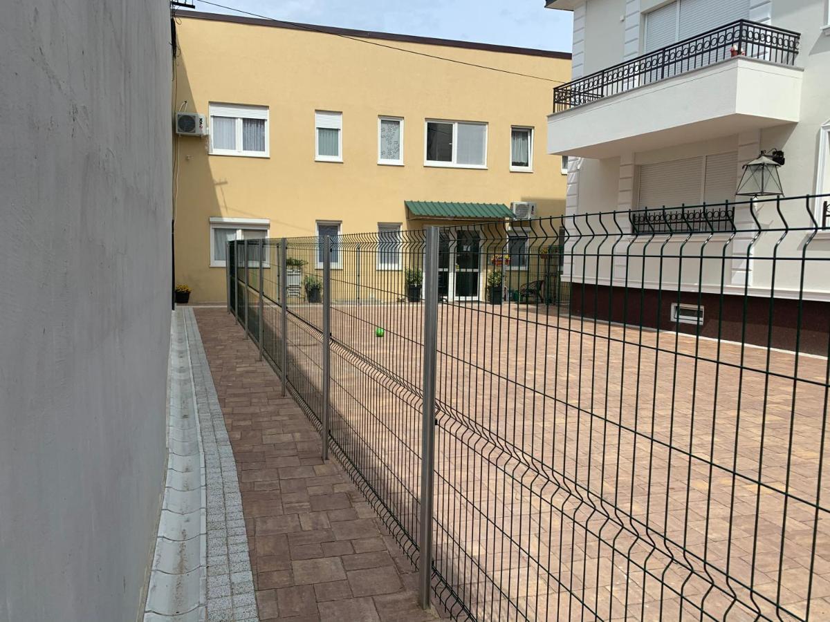 A6 Apartment Novi Sad Buitenkant foto